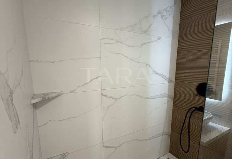 Apartament de lux cu terasă și priveliște - Poză 5