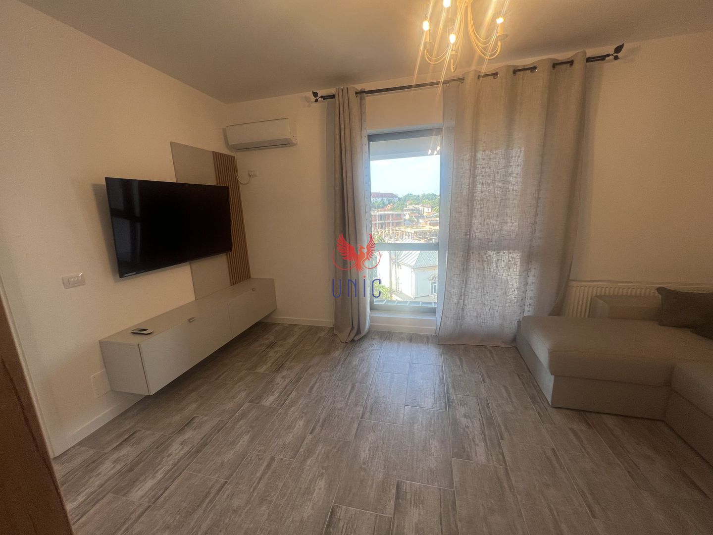 Garsoniera transformata in 2 Camere LUX Zona Stadionului Ion Oblemenco - Poză 3