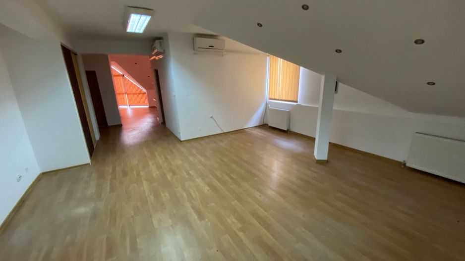 Cladire de birouri zona Olimpia Stadion  suprafață 1.100 mp - Poză 12