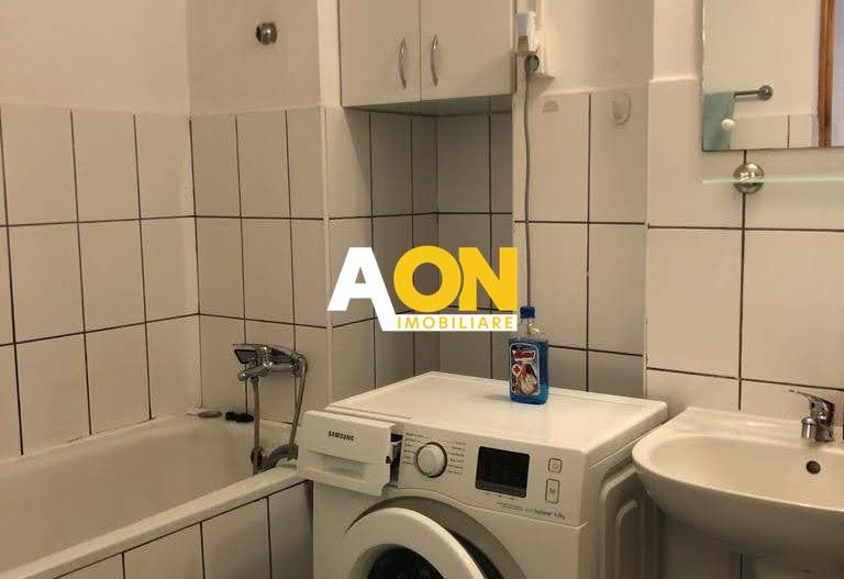 Apartament cu 3 camere, 2 balcoane, etaj 1, Ultracentral, parcare - Poză 8