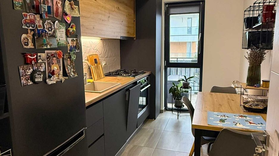 Apartament 2 camere. Decomandat. Loc de parcare. Bld. Metalurgiei. - Poză 4