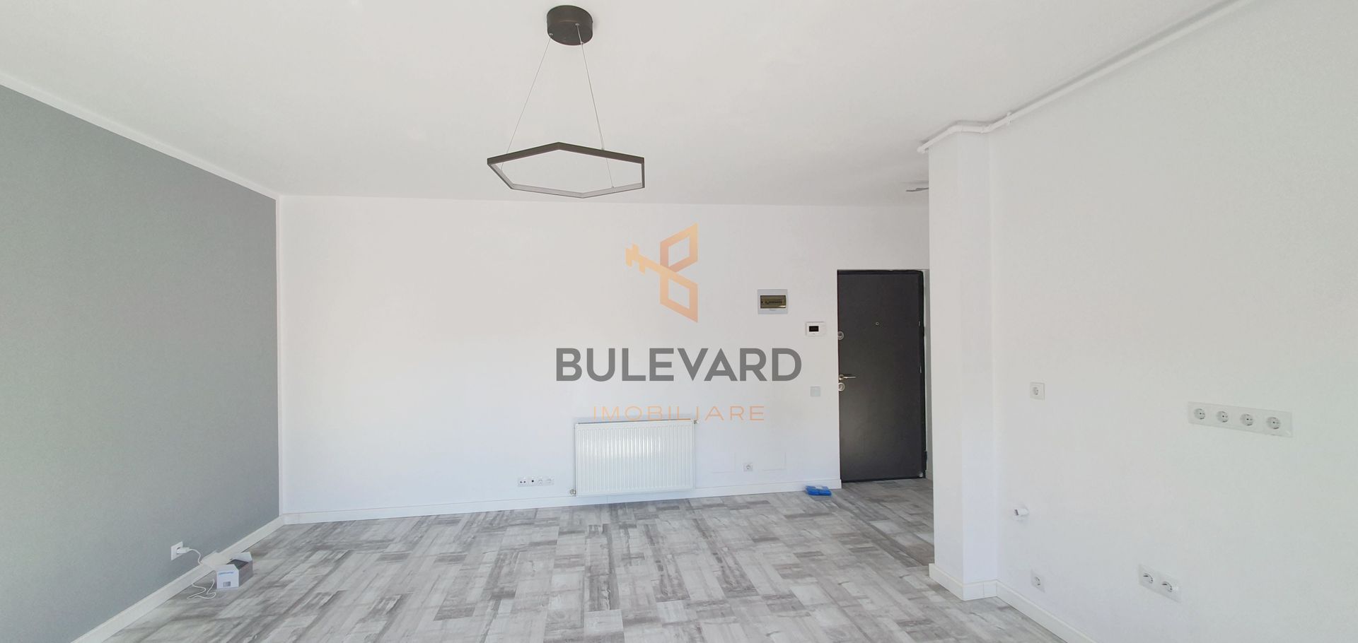 Apartament cu 2 camere + Terasa, zona strazii Eroilor! - Poză 3