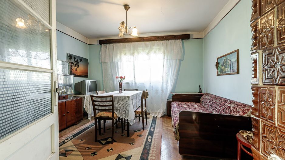 VANDUT! Casa din caramida 3 camere - Teren 755 mp - Livada, Arad - Poză 3