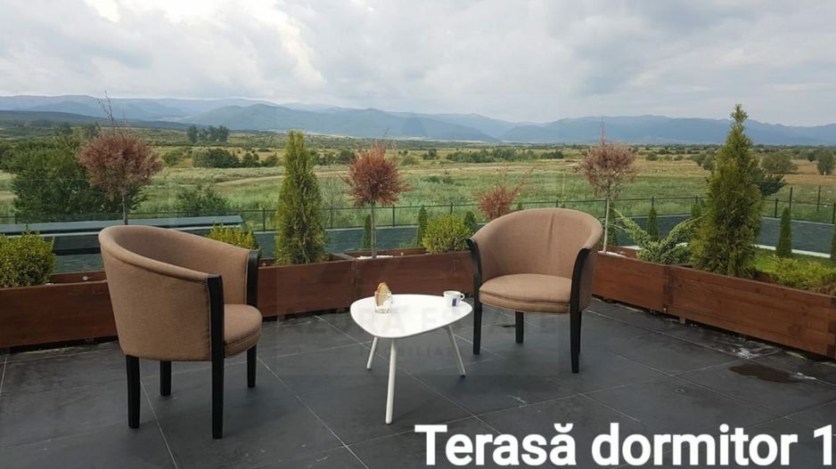 Vila ultrafinisata 550 mp utili si 2000 mp teren amenajat in Sibiu - Poză 18