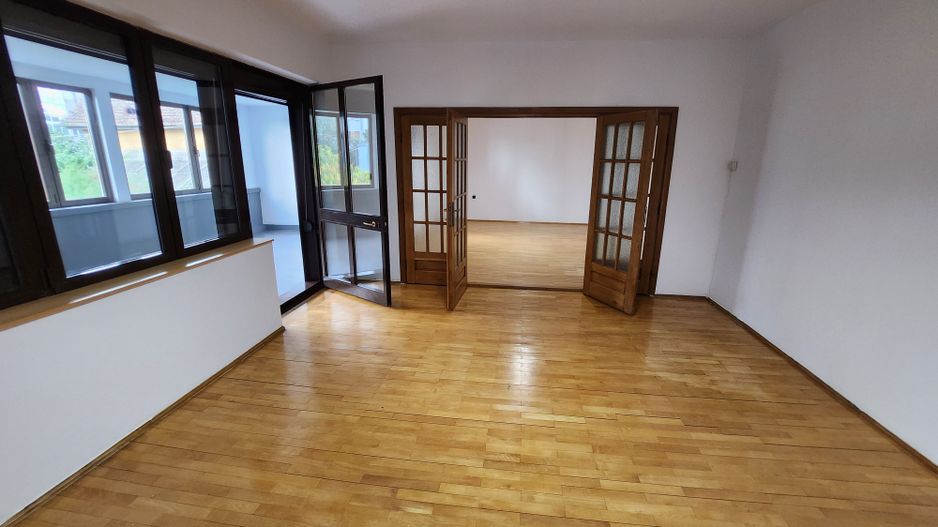 Spatiu birouri 140 mp - Poză 1