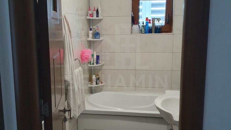 Apartament 4 camere etaj 1 Cartier Noua 99mp doua parcari - Poză 11