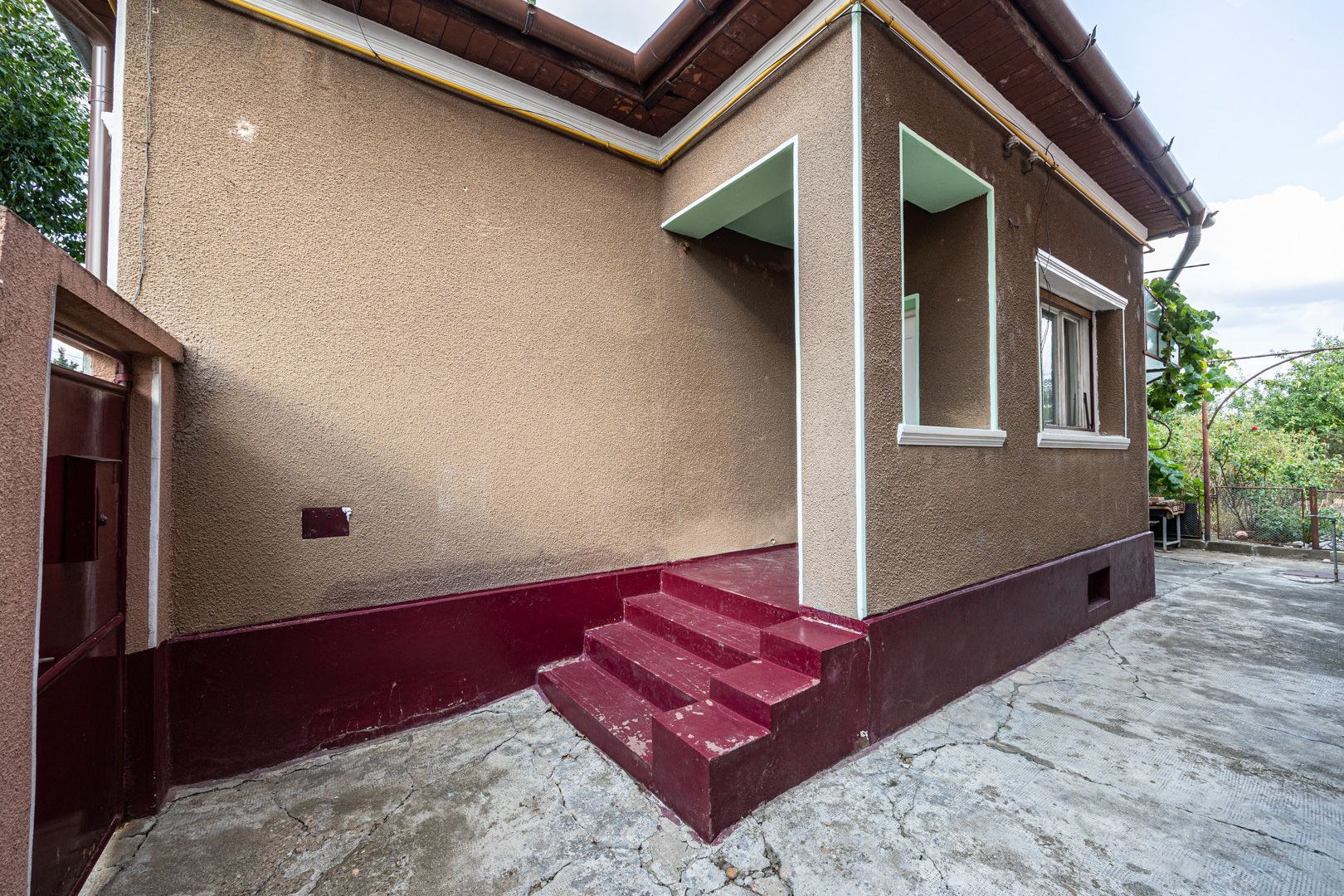 Casă în Grădiște în cel mai căutat cartier al Aradului - teren 316 mp - Poză 2
