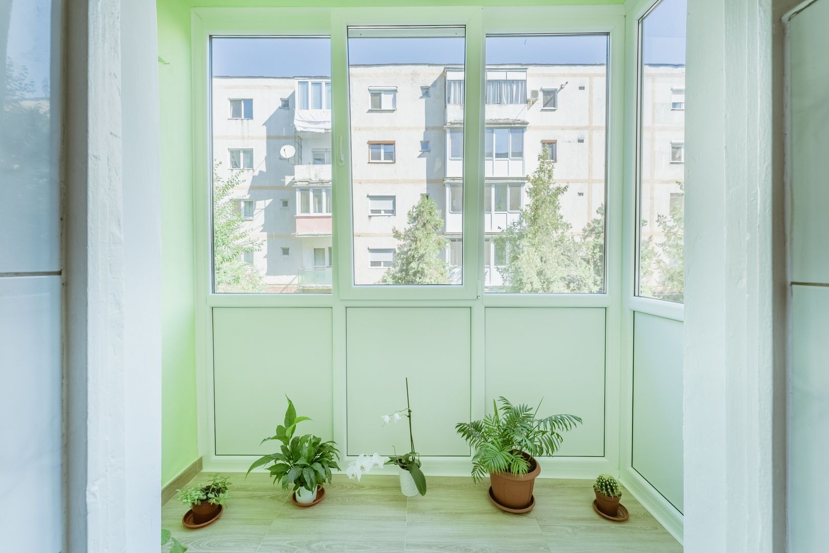 În Micălaca apartament cu 2 camere - Poză 3