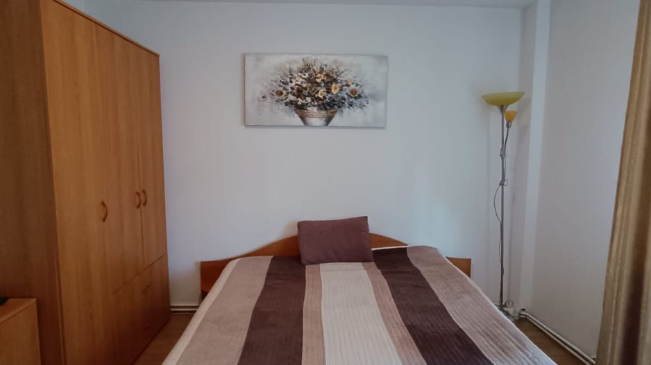 Apartament cu 4 camere in Tractoru-Independentei - Poză 4