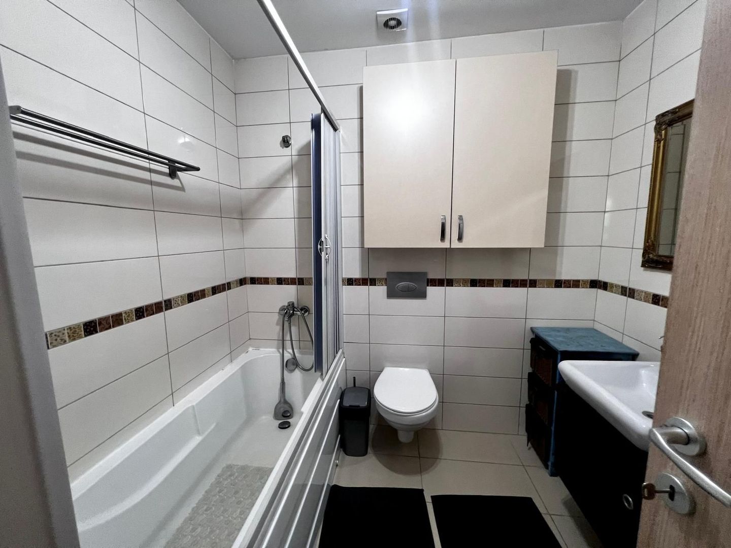 Apartament cu 3 camere de inchiriat in Cosmopolis - Poză 6