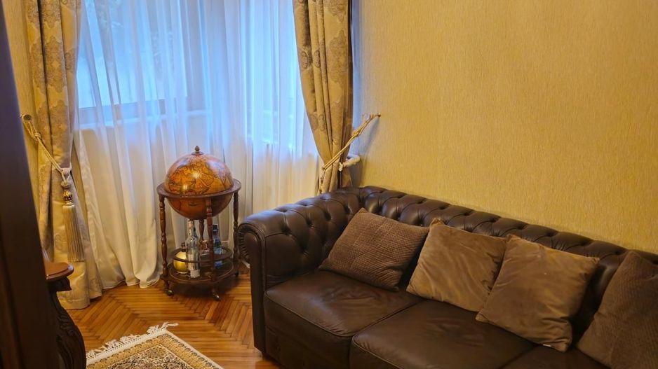 Vila frumoasa ,localizata central\ Unirii Square\Proprietar - Poză 16