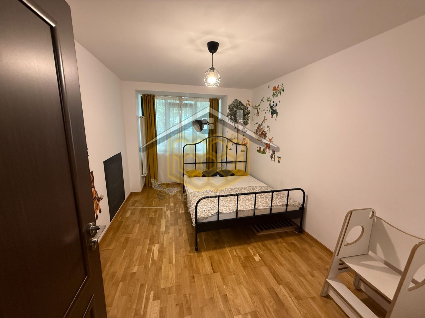 Apartament cu 3 camer, semidecomandat, in cartierul Rovine - Poză 6
