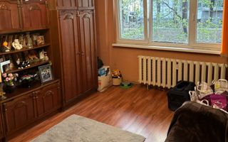 Apartament 3 camere, Decomandat. Bld. Al. Obregia, zona Vatra Dornei. - Poză 6