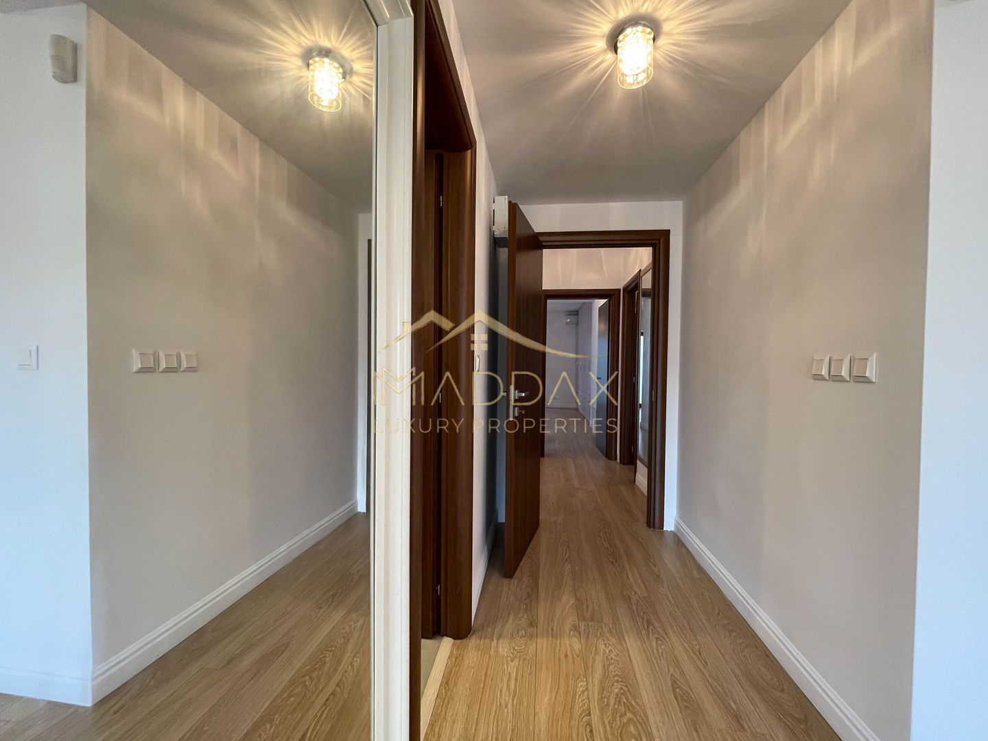 Amazing 6 Rooms Villa // Private Pool // 4 Parking Place / Erou Iancu Nicolae - Poză 27