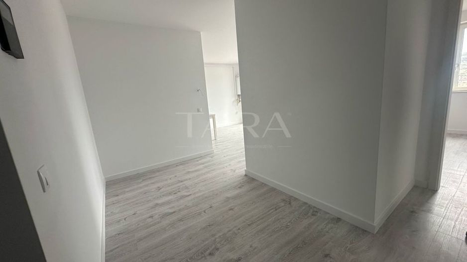 Apartament cu 2 dormitoare, balcon, 2 locuri de parcare subterane. - Poză 4