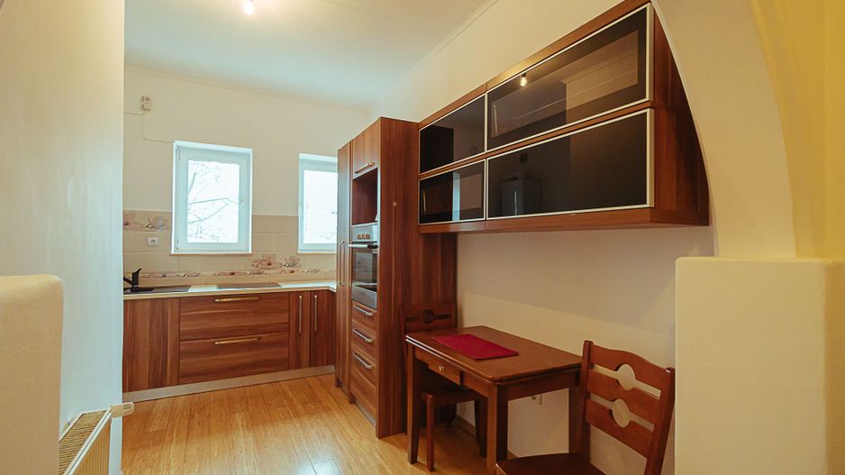 Ultracentral, apartament in casa, pretabil locuit si/sau birouri - Poză 5