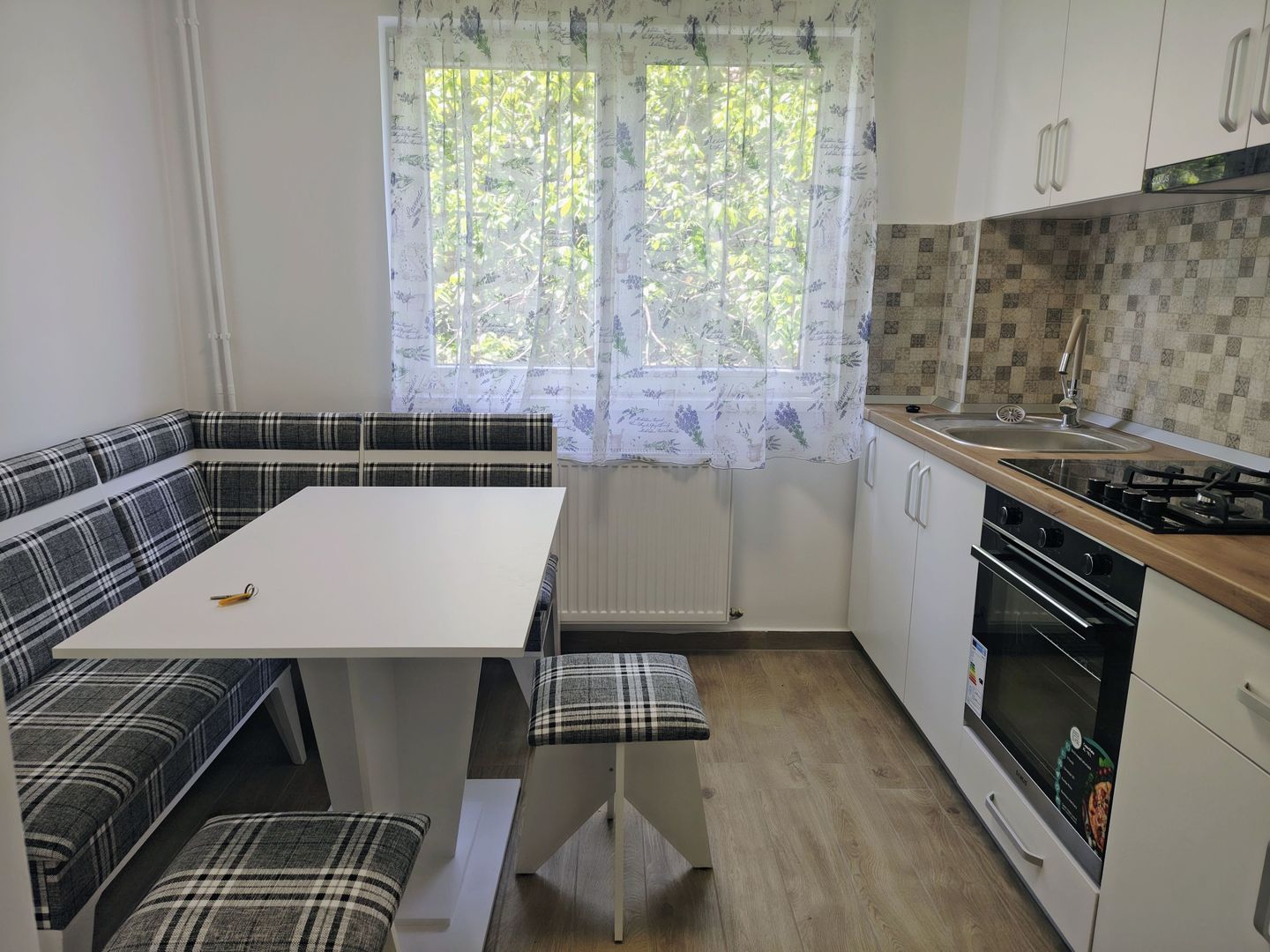 Apartament 3 camere Cantemir , 420 E/luna  negociabil, Comision 50% - Poză 7
