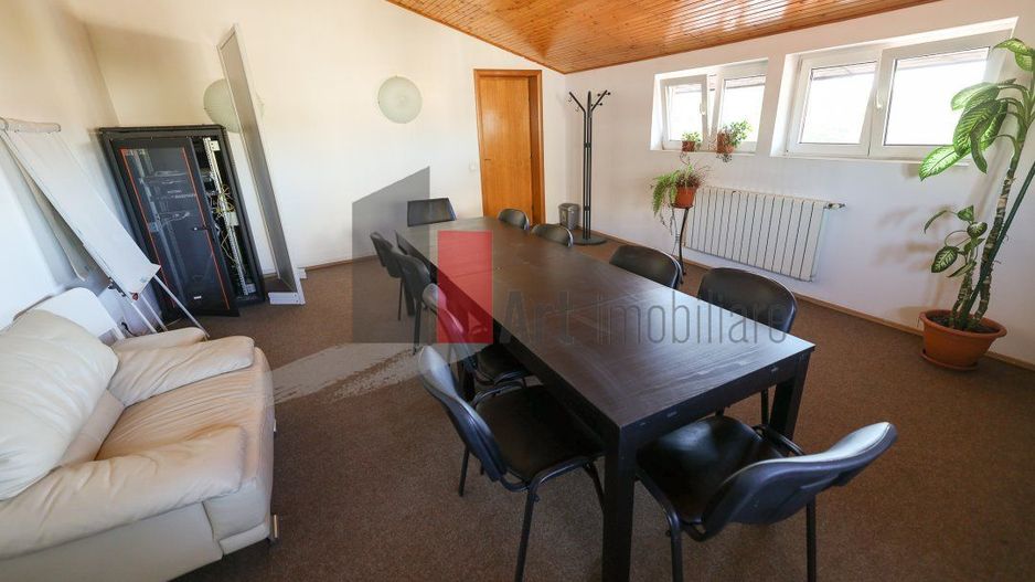 VILA IN DOMENII LOCATIE EXCELENTA - Poză 1