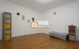 Langa Metrou, curte proprie 200mp, Garaj, 3 camere, centrala, pet friendly - Poză 11