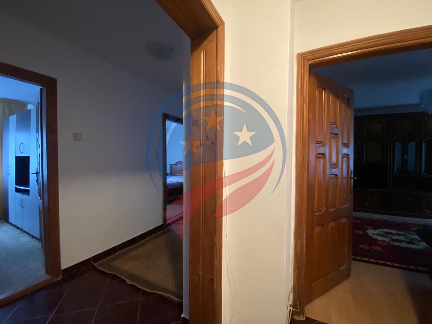 APARTAMENT 3 CAMERE CHIRIE 1 MAI CIUPERCA - Poză 4