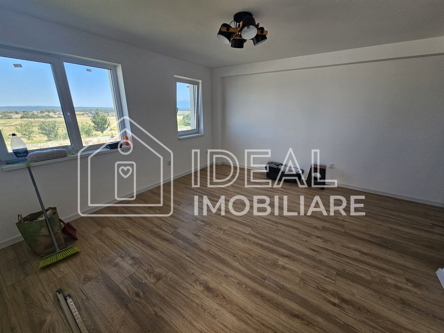 Casa cu 4 camere LA CHEIE in Calea Cisnadiei, zona Casa de Apa - Poză 6