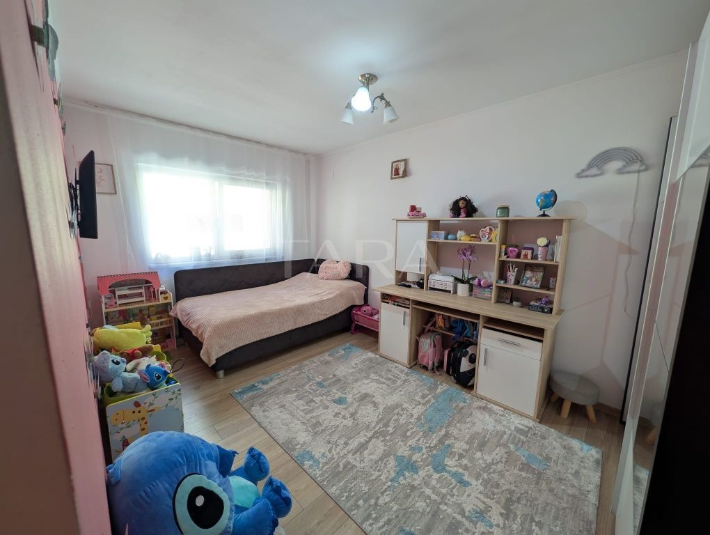Apartament cu 3 camere, balcon închis, parcare cu CF separat. - Poză 6