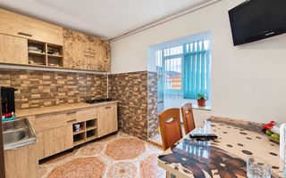 Apartament 3 camere, 2 bai, decomandat, Cetate, zona Liceului Sportiv - Poză 6