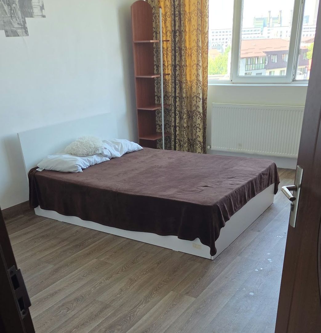 Garsoniera decomandata. Zona Aurel Persu. Cu Centrala proprie. An 2012. - Poză 1