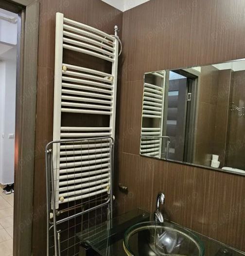 Închiriez garsonieră modernă, Piața Alba Iulia, centrală proprie - Poză 9
