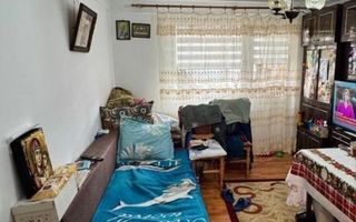 De vanzare apartament 2 camere Podu Ros bulevard - Poză 2