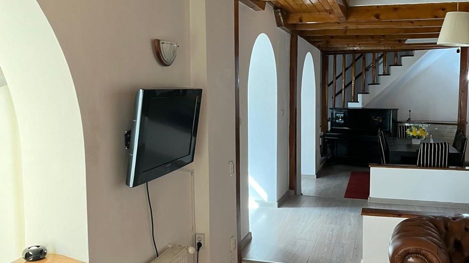 Vila cu piscina Herastrau | Panouri solare | Parcare | Rezidential sau birouri - Poză 3