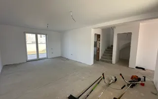 Intrarea in Sanpetru / Cartier Privat / Credit - Poză 13