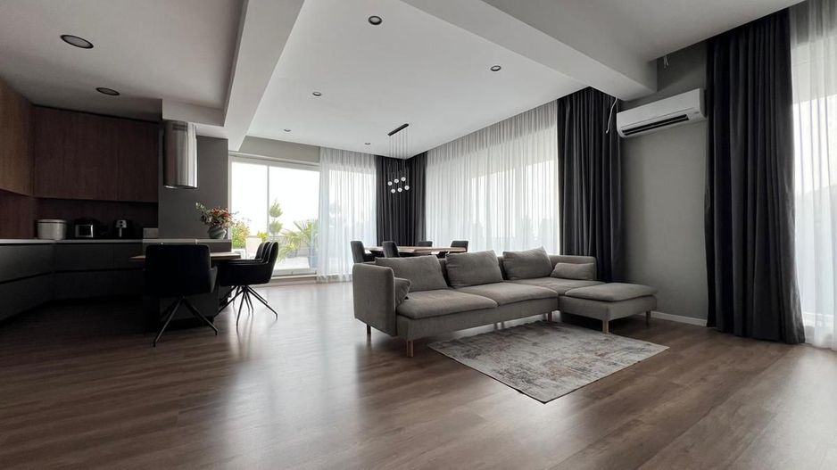 Deasupra tuturor — Penthouse 400 mp cu terasă de 100 mp - Poză 9