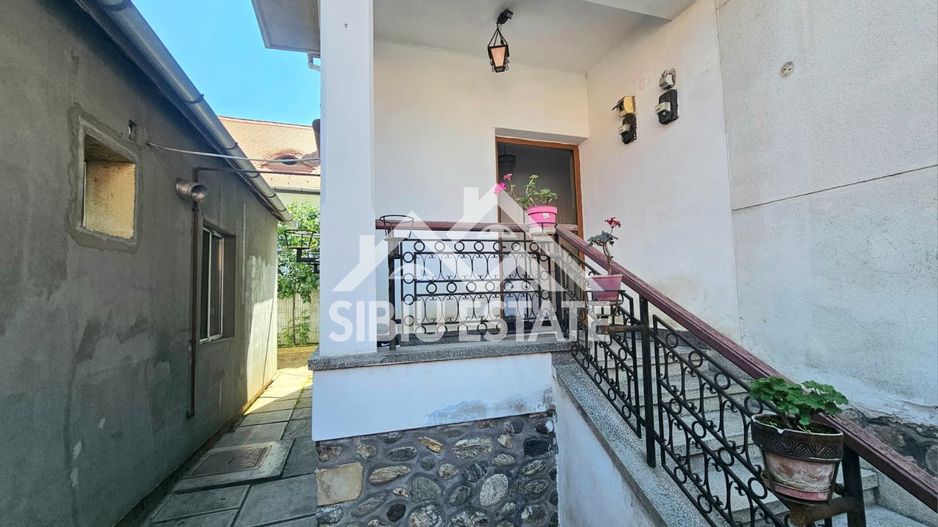 Casa Sibiu central 5 camere, 4 bai - Poză 6