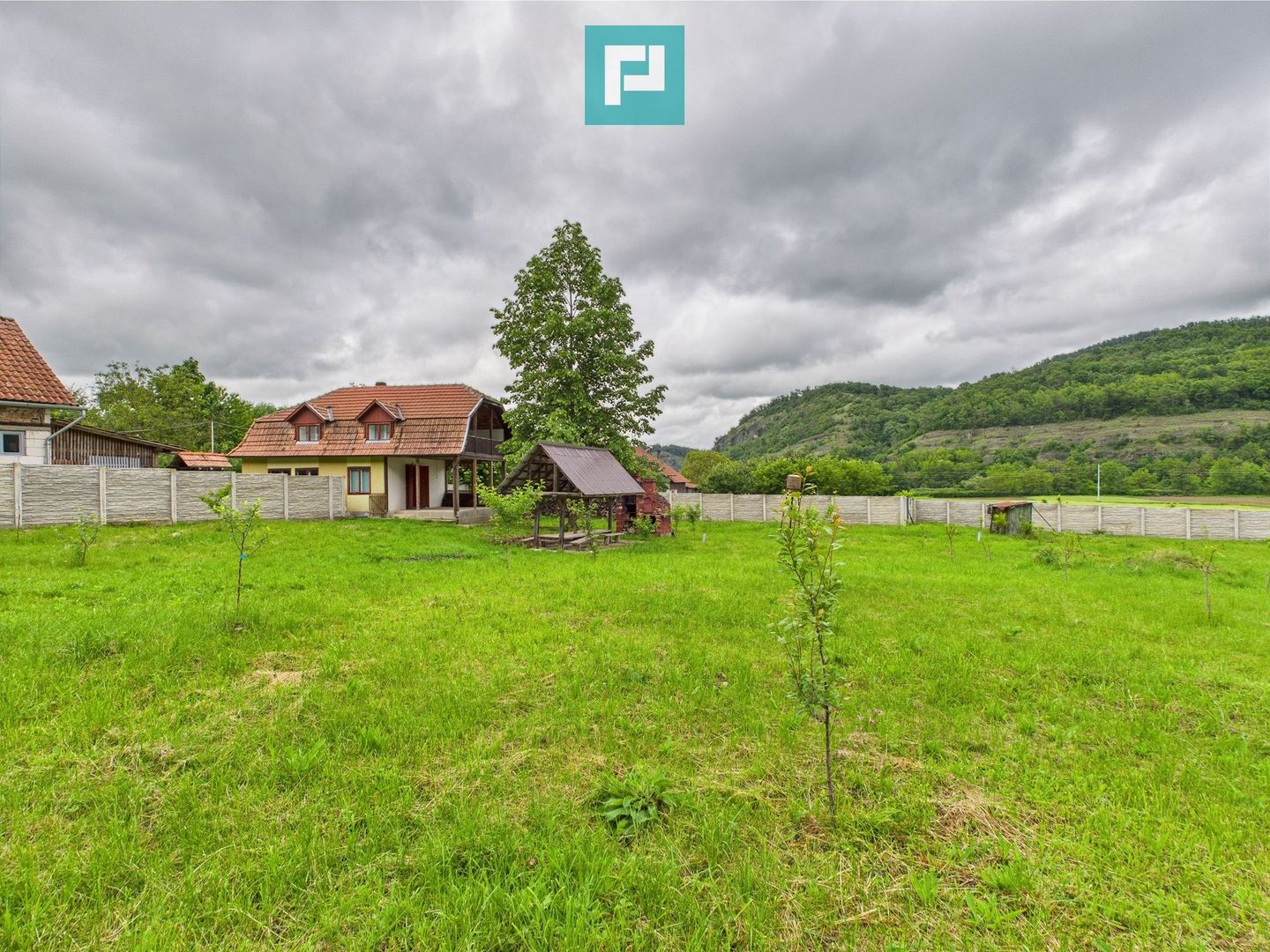 Casă în localitatea Gurahonț - Arad, teren 2914 mp - Poză 1