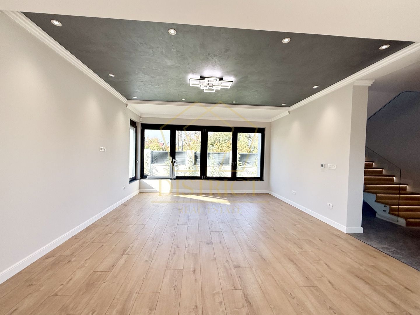 Com 0 | Casa individuala superba cu 5 camere si 3 bai | Dumbravita - Poză 1