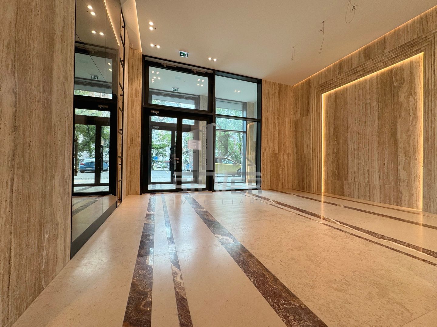 Apartament de LUX  in cel mai impozant imobil din Cluj-Napoca - Poză 20