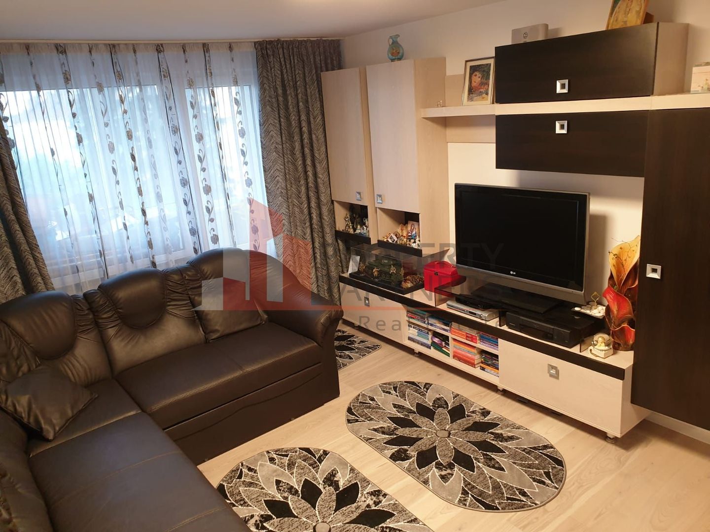 Apartament 4 camere Tractorul - Poză 4
