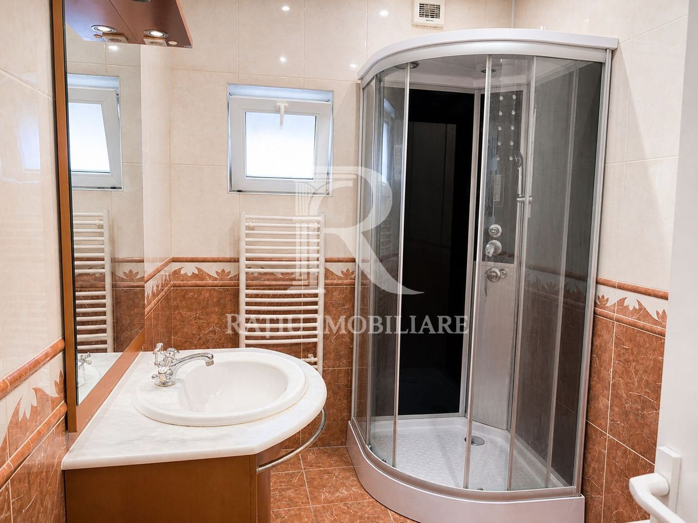 Casă elegantă de vânzare | Complet mobilată și utilată | Oradea - Poză 9