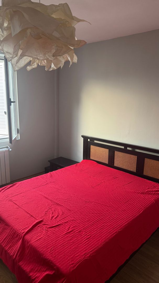 2 camere mobilat, parcare inclusa, 5 min metrou Costin Georgian - Poză 2