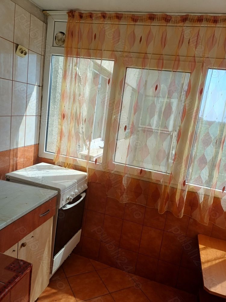Vând apartament 4 camere - Poză 6