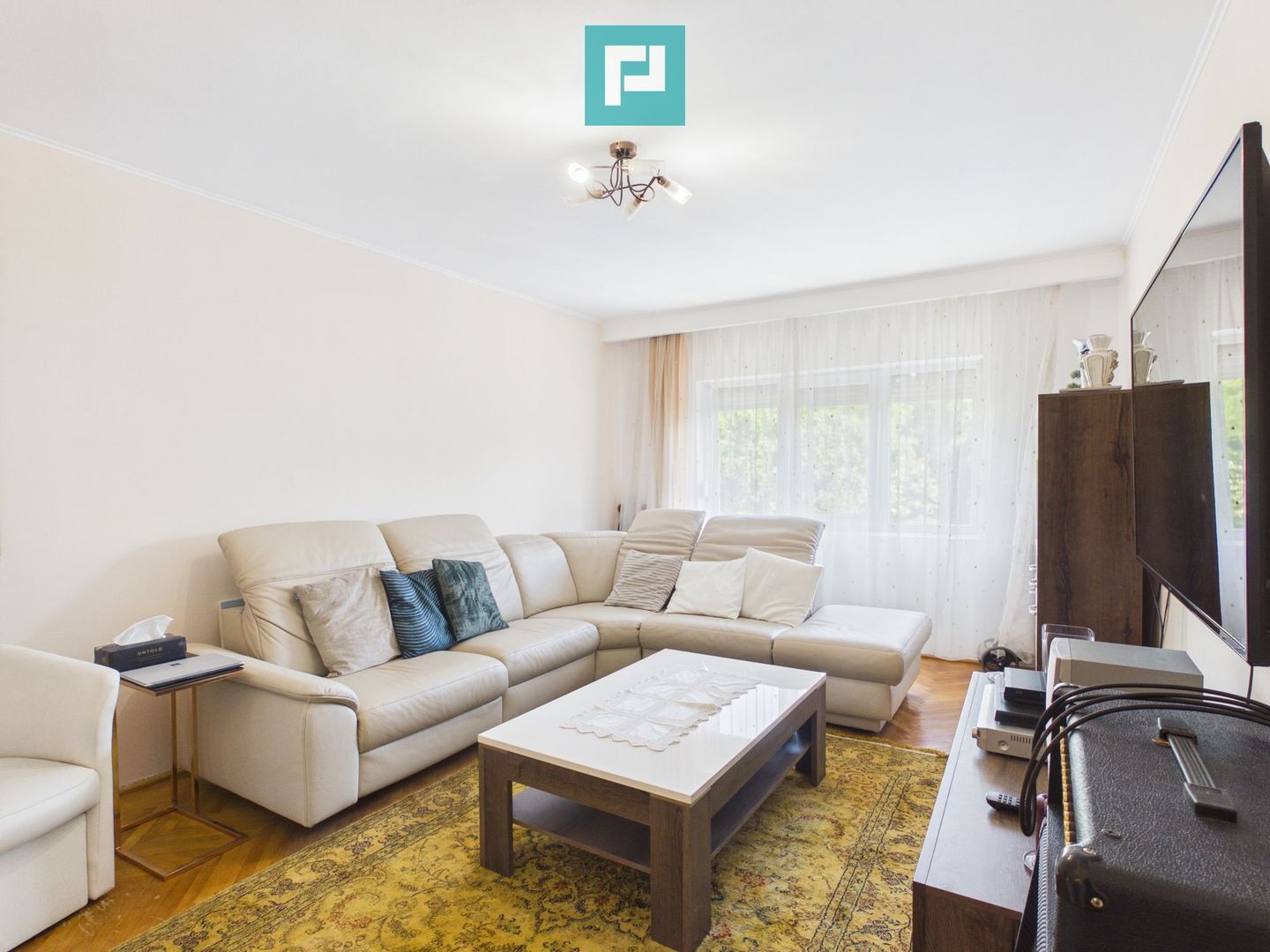 Decebal – PB 3 camere renovat modern - Poză 1