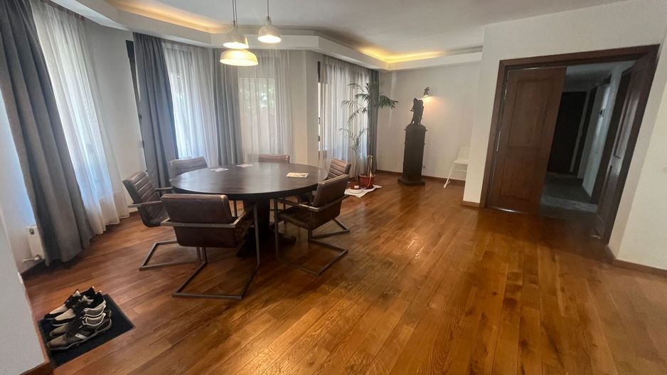 ANDRONACHE | Vila 4 Camere | Garaj | Curte Verde | Ciubar & BBQ - Poză 6