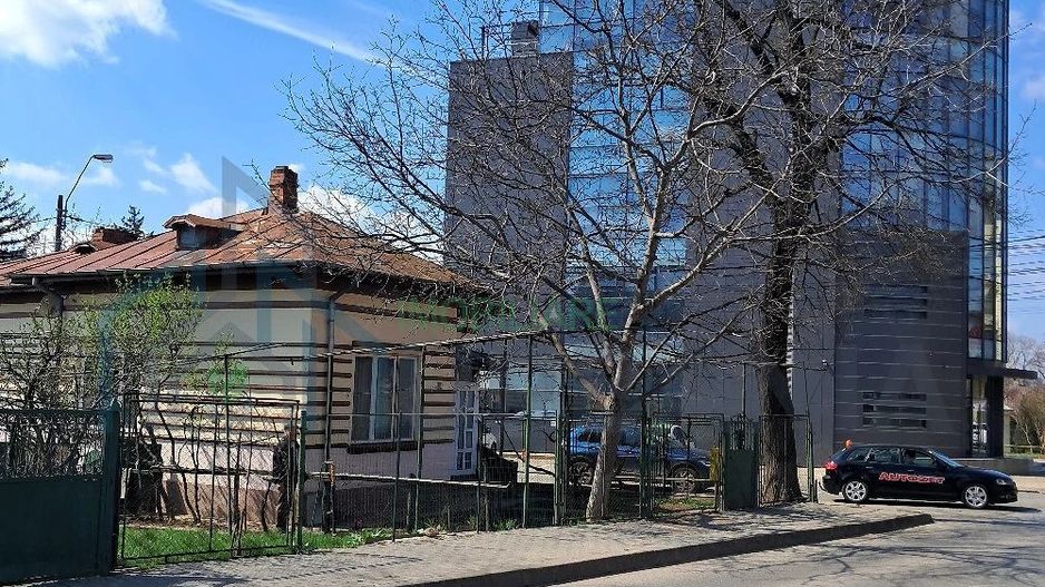 Casă cu teren în intravilan, Iași - Poză 1