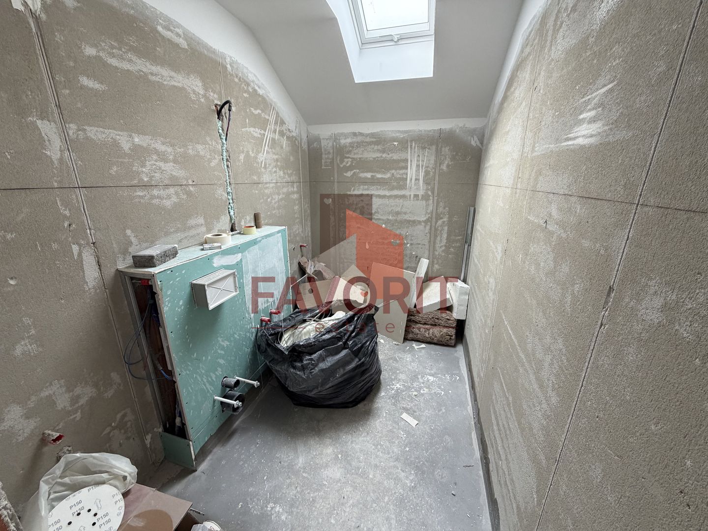 Decomandat. Zona Buziasului. Parcare in curte. - Poză 19