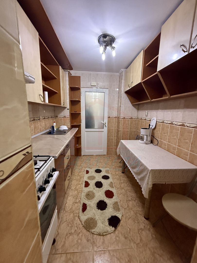🏛️ De închiriat 2 camere, Micro 20, 350 euro/luna - Poză 4
