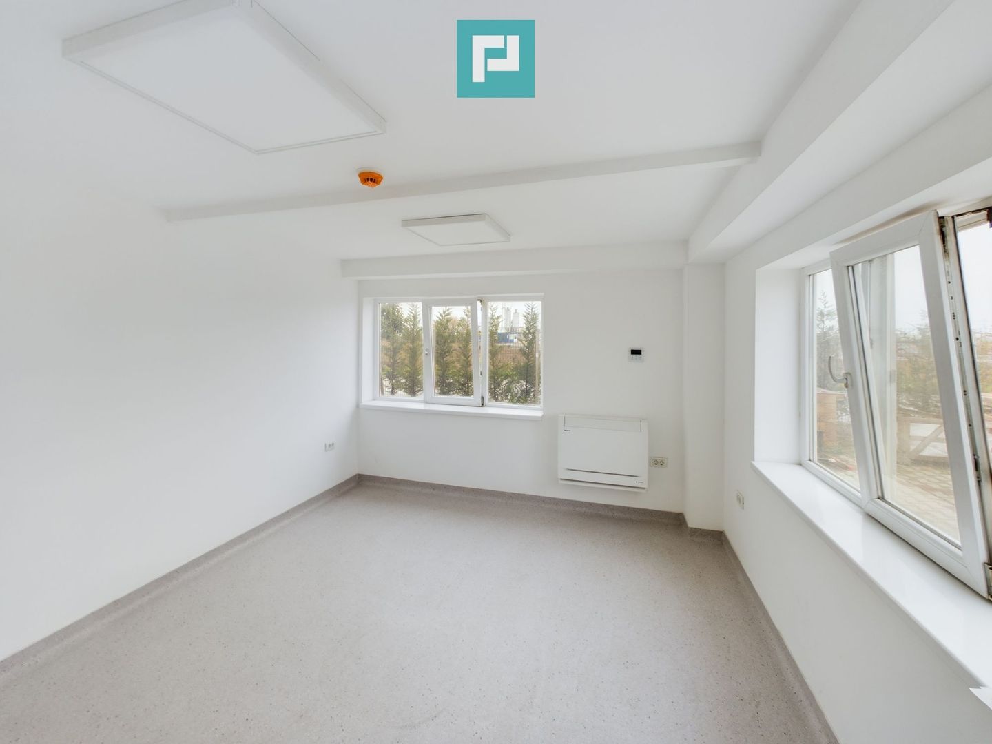 Hală cu birouri și platformă betonată de 2.500 mp - Poză 16