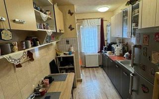 BRASADAS vinde ap 3 cam etaj 4/4 în Micro 17. - Poză 2