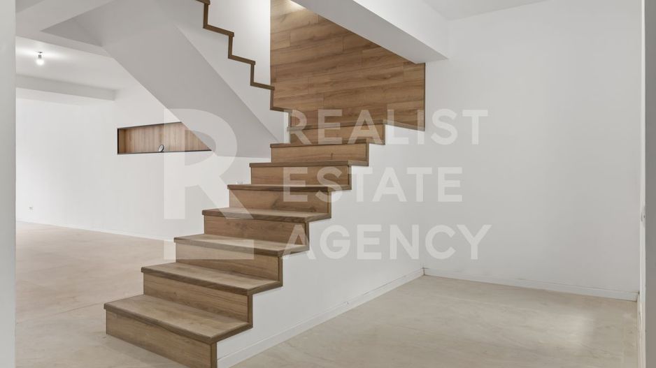 Casă nouă, spațioasă și elegantă, 7 camere, Lângă Pădurea Crețuleasca - Poză 10