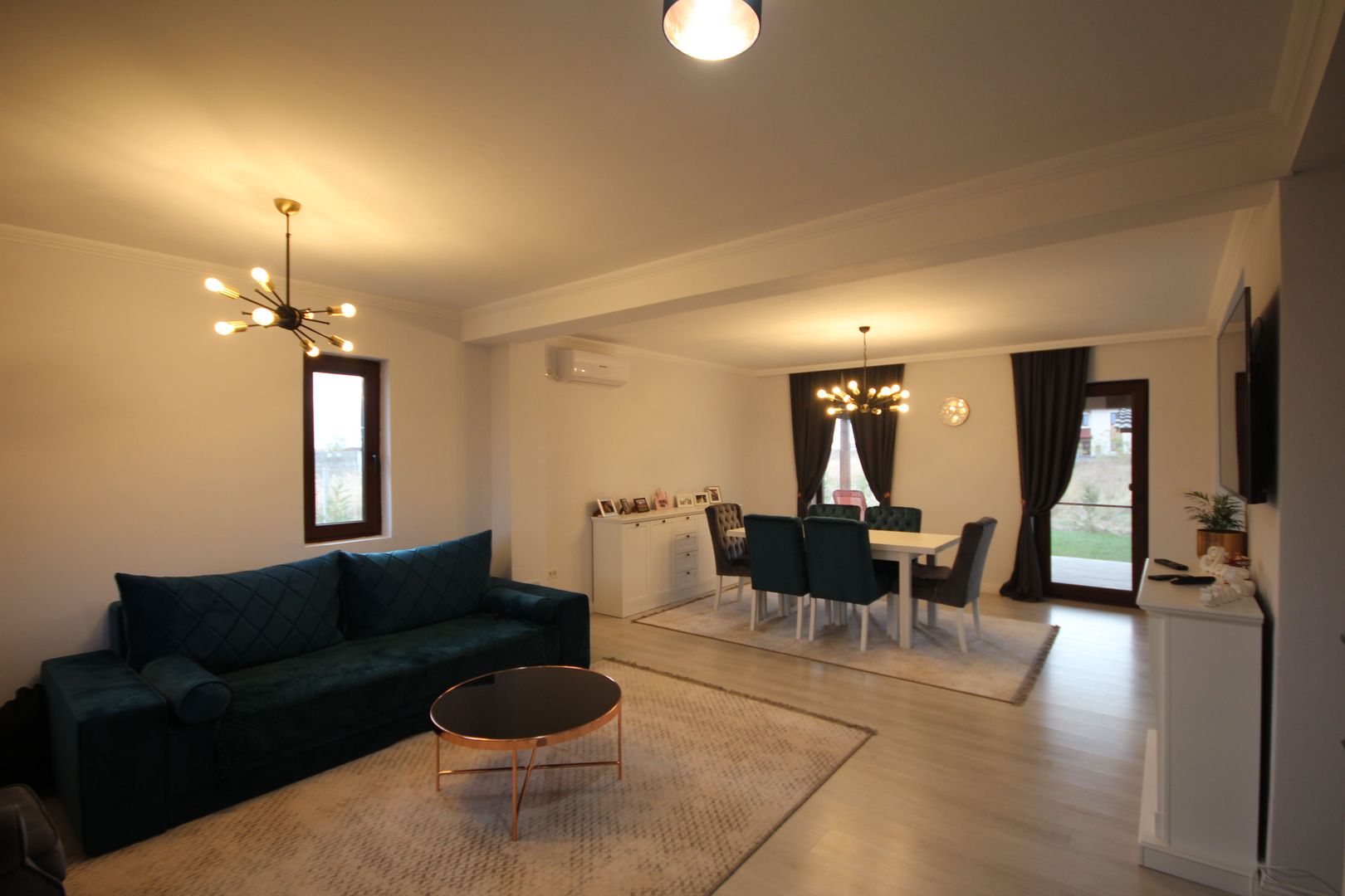 Modern si primitor - Poză 48